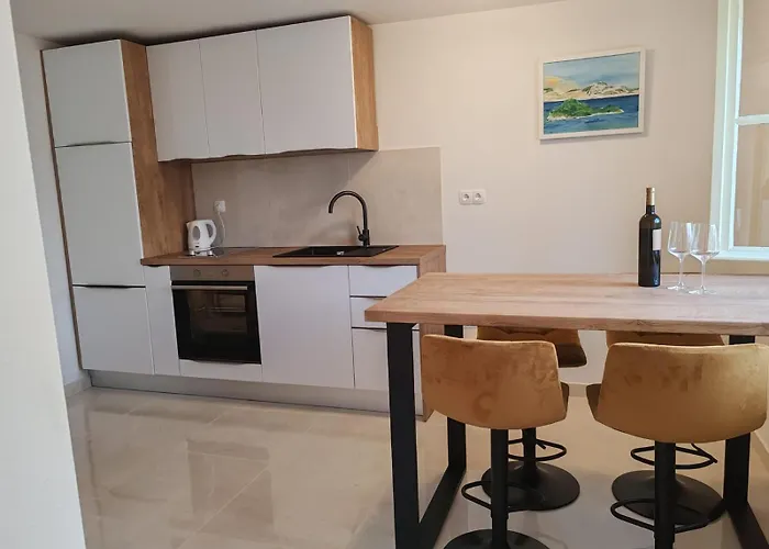 869-4 For 4 Pers In Appartement