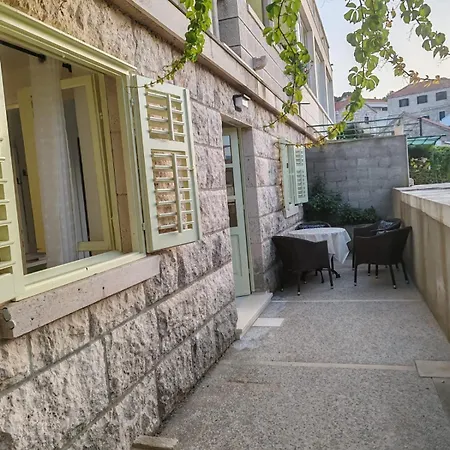 869-4 For 4 Pers In Lumbarda