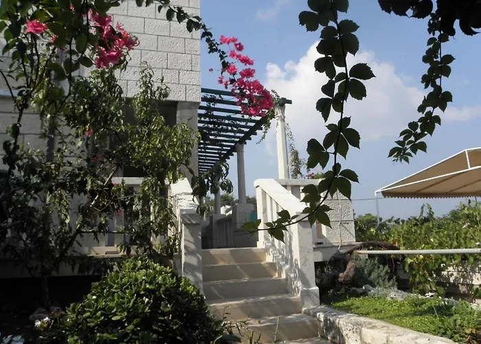 869-4 For 4 Pers In Lumbarda