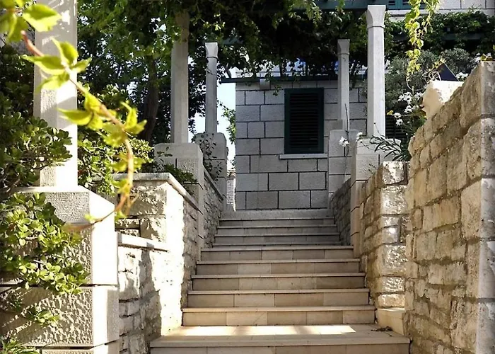 869-4 For 4 Pers In * Lumbarda